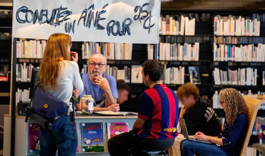 Hervé Simoneau en pleine action à son kiosque Consultez un aîné pour 25 sous