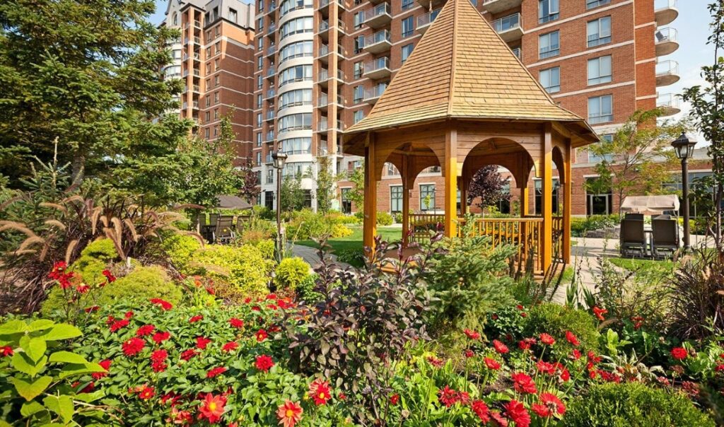Lux Gouverneur Montréal extérieur