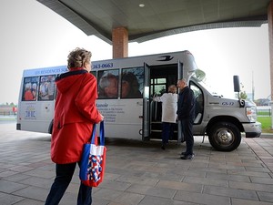 Manoir Sainte-Julie Service de transport organisé avec minibus privé