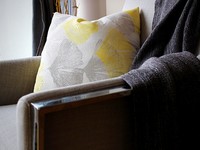 Manoir Granby chair with yellow cushion