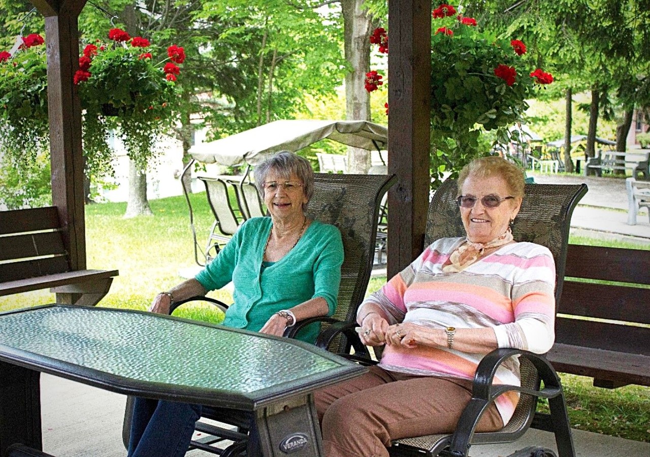 Manoir Sherbrooke Balançoires extérieures