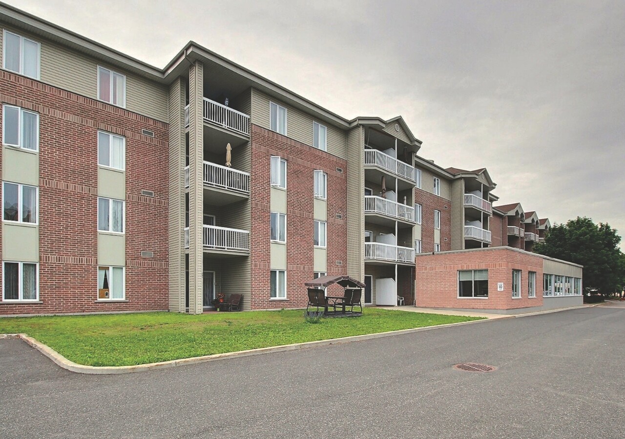 Résidence des Bâtisseurs Manoir Sully bâtiment