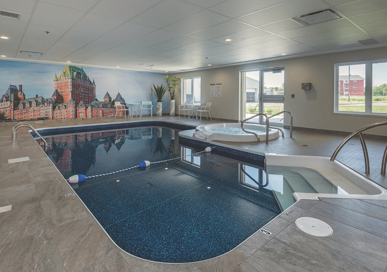 Résidence des Bâtisseurs Manoir Sully indoor pool