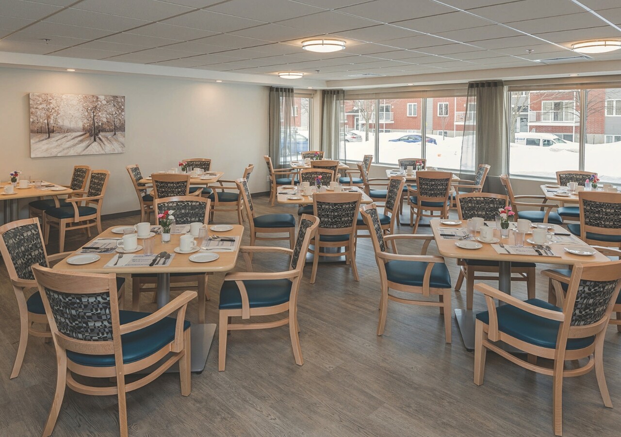 Résidence des Bâtisseurs Manoir Sully salle à manger