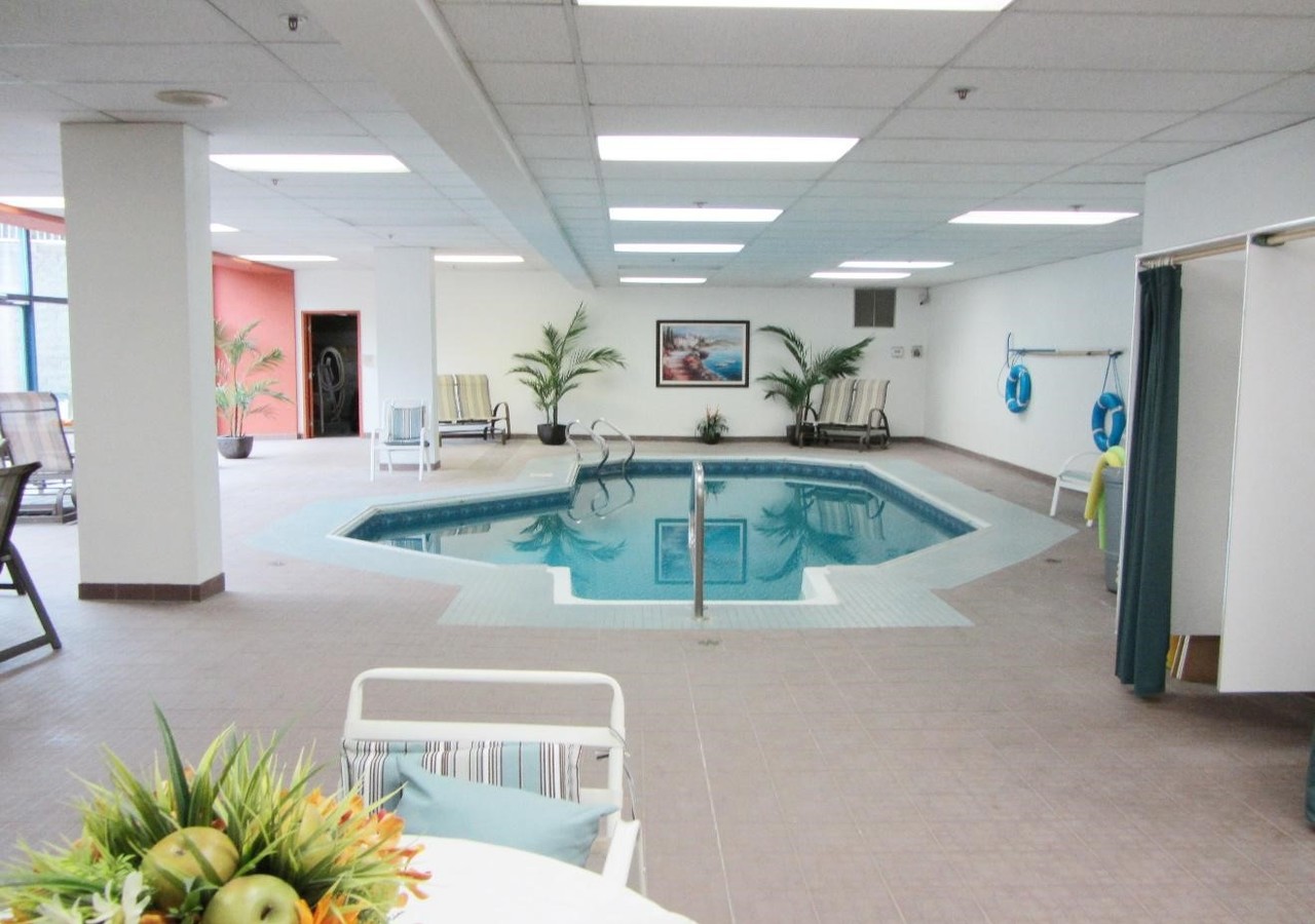Manoir Boucherville Piscine intérieure