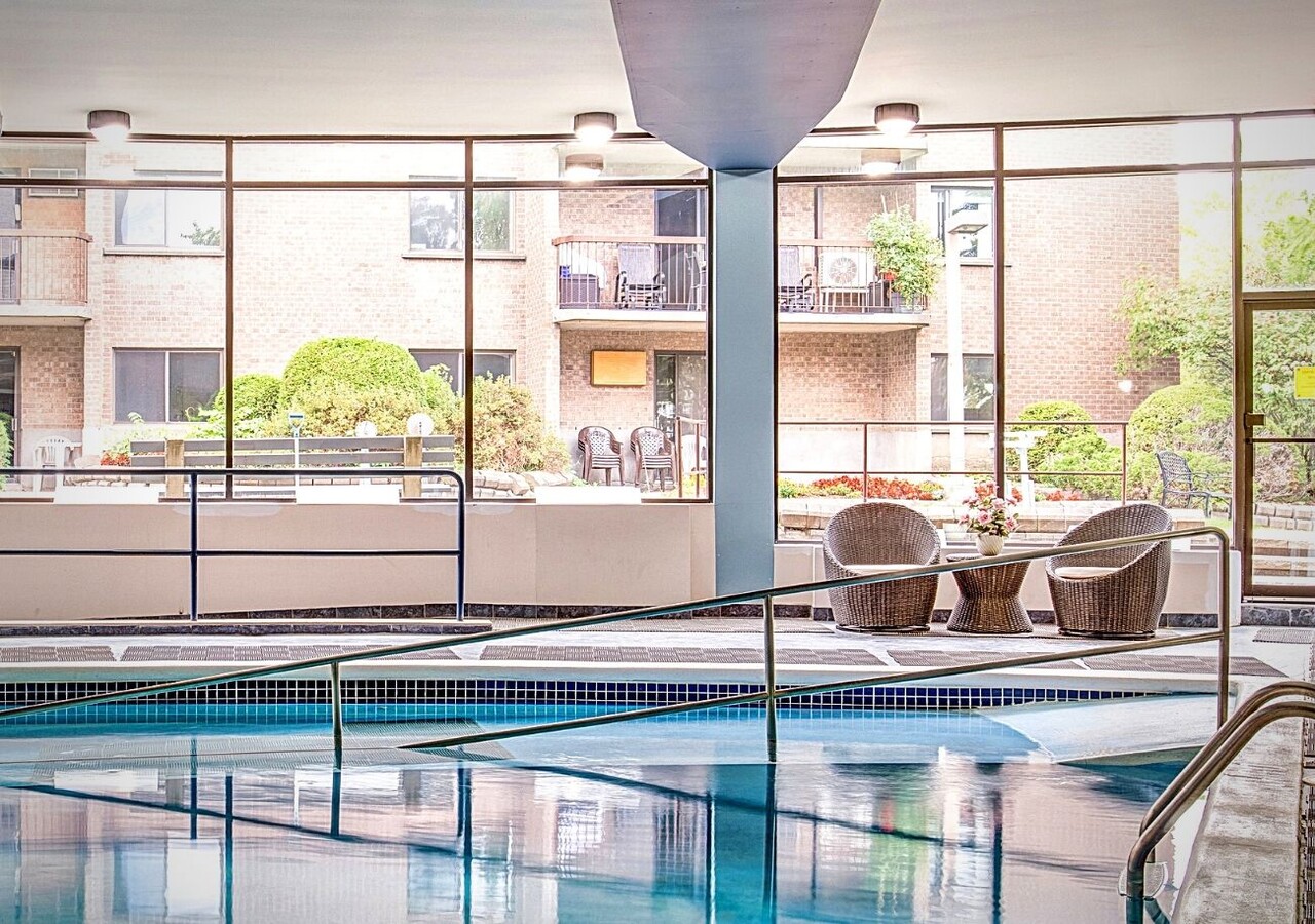 Viventi Laval piscine intérieure
