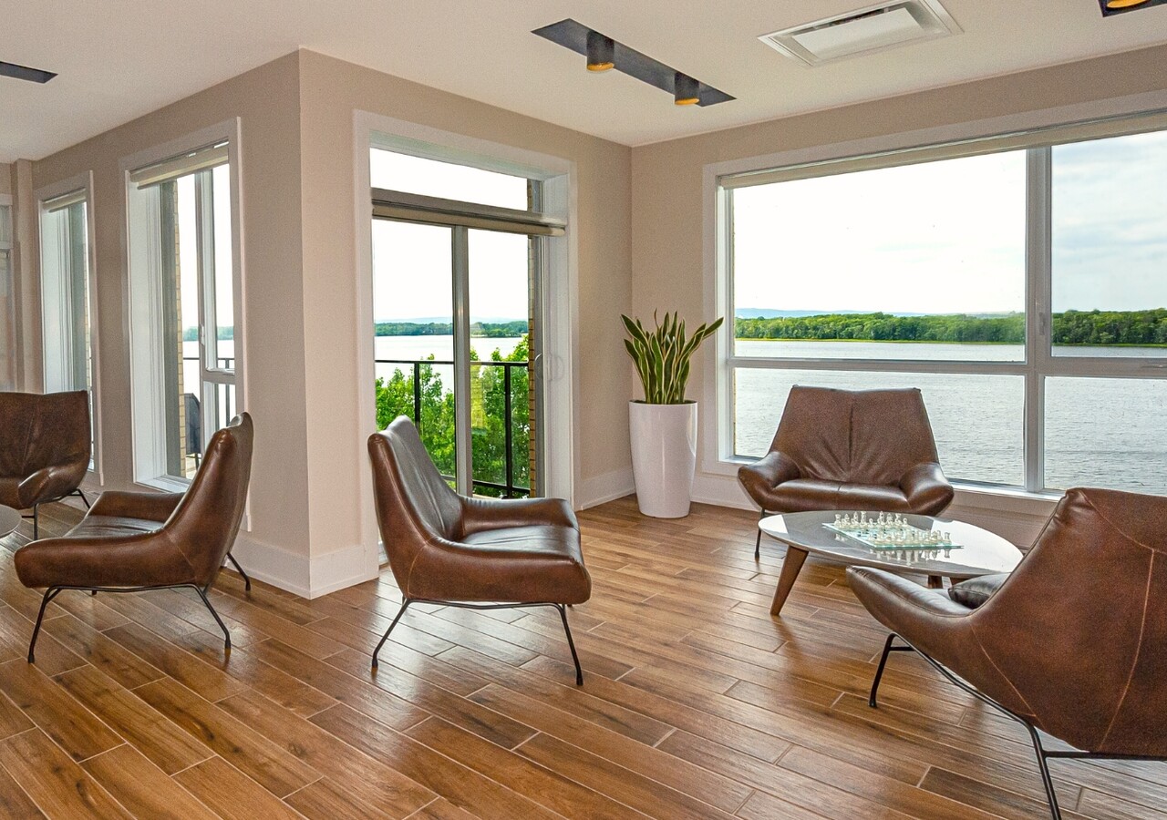 Manoir Pierrefonds commun room