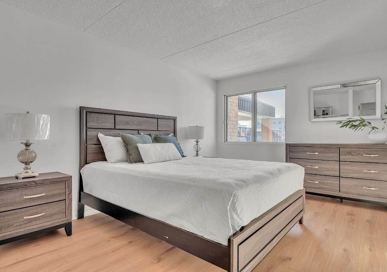 La Noblesse bedroom