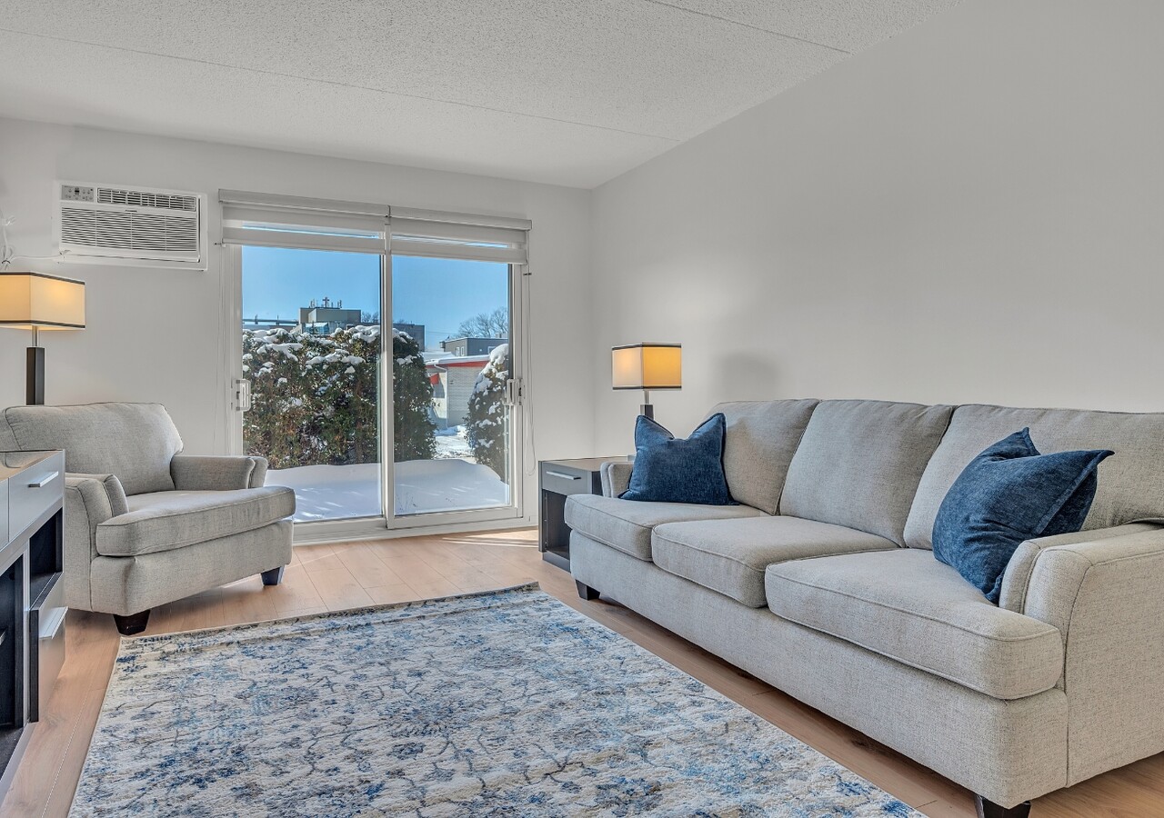 La Noblesse luminous living room