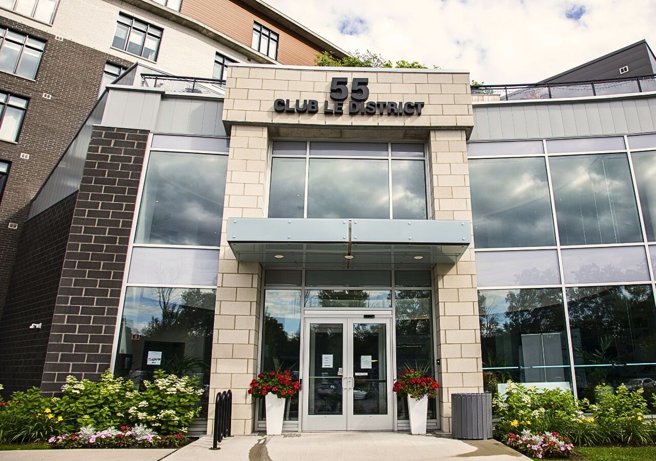 Le District entrance