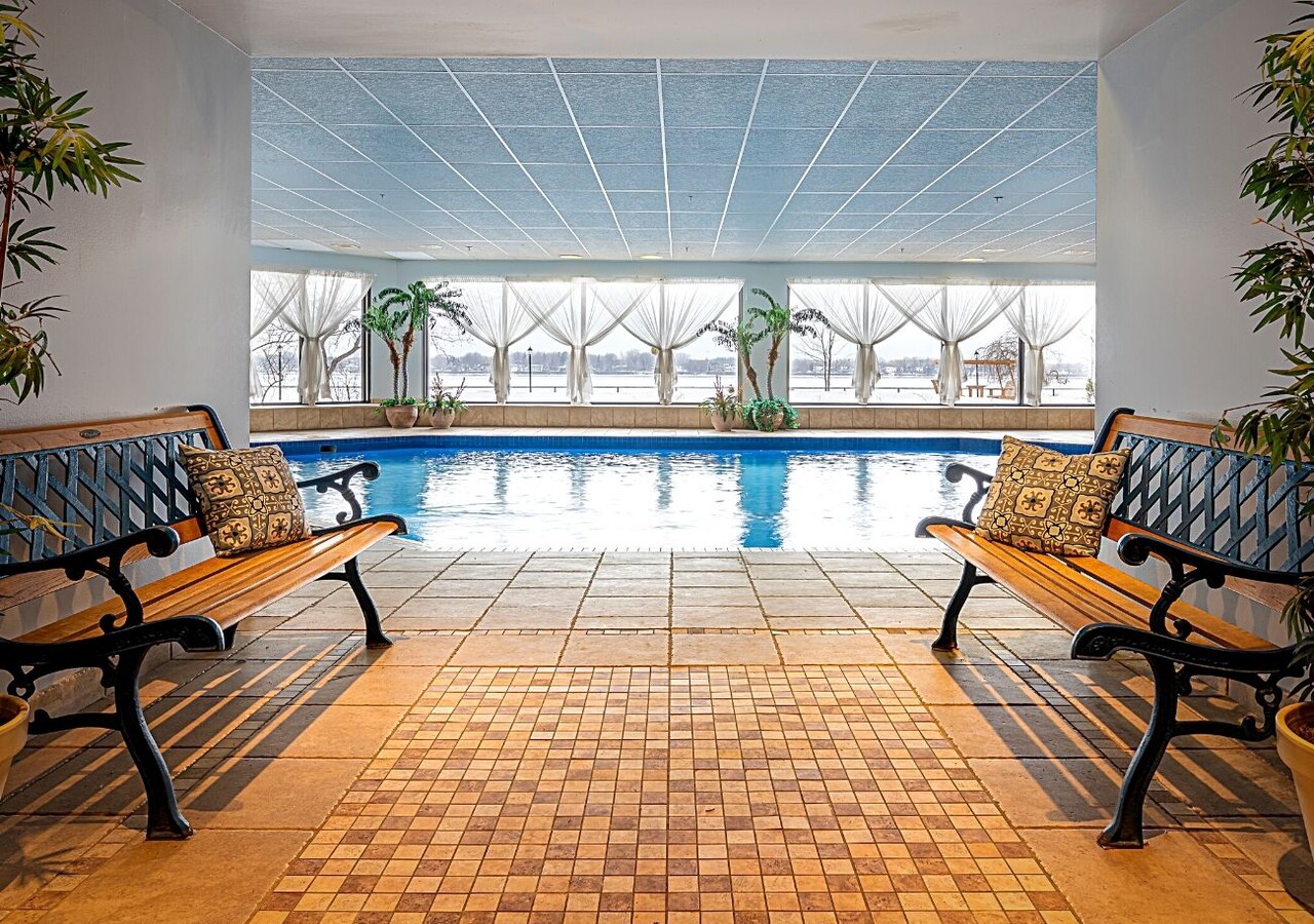 Piscine intérieure