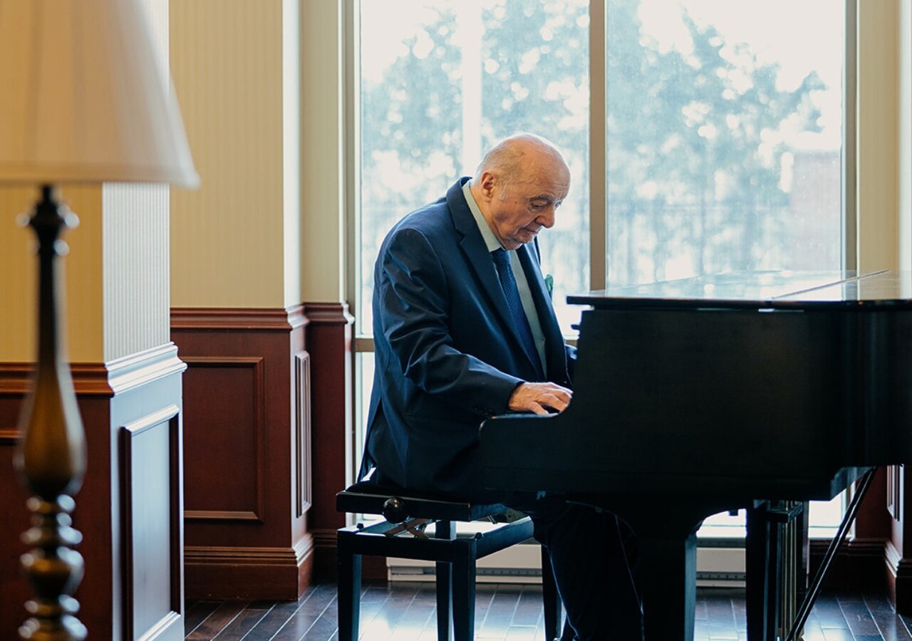 Lux gouverneur piano