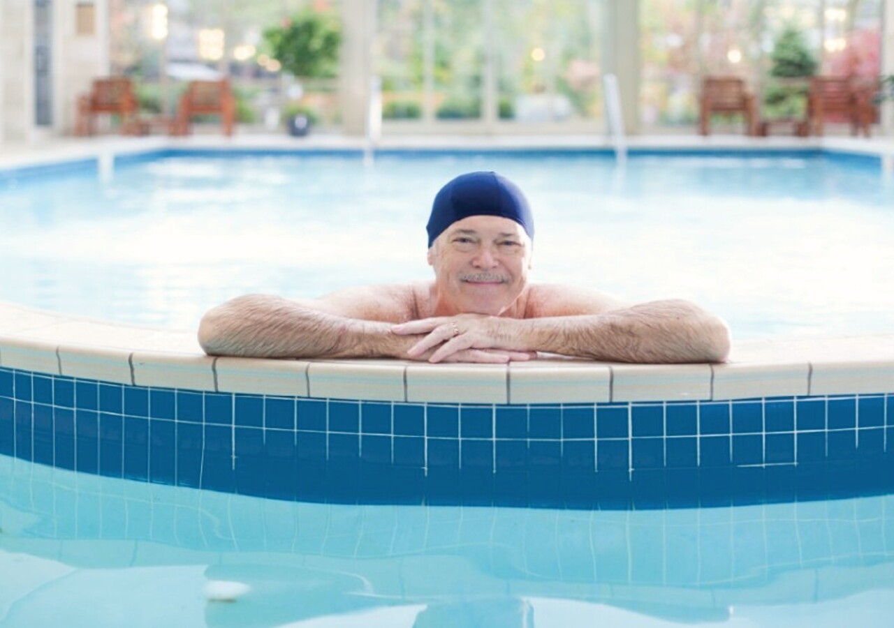 Lux gouverneur resident in the pool