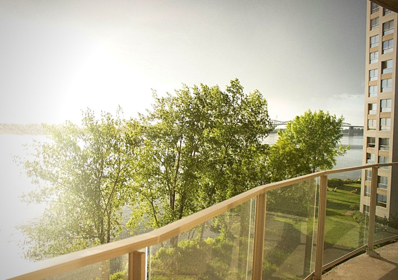 Manoir Brossard Balcon donnant vue sur le fleuve Saint-Laurent