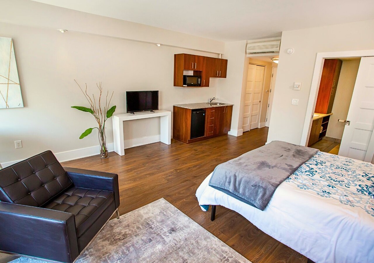 Manoir Pierrefonds apartment