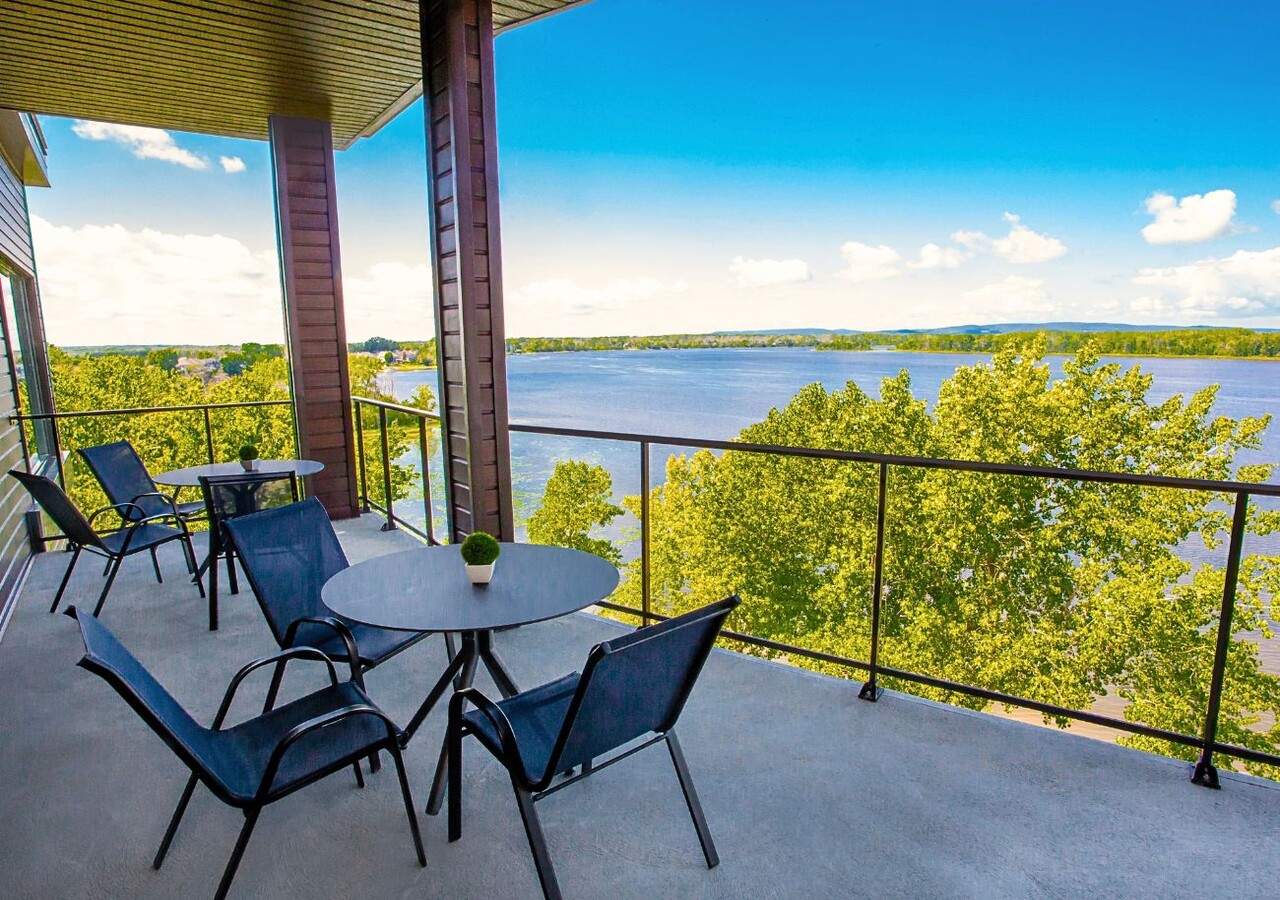 Manoir Pierrefonds balcony with magnificent view