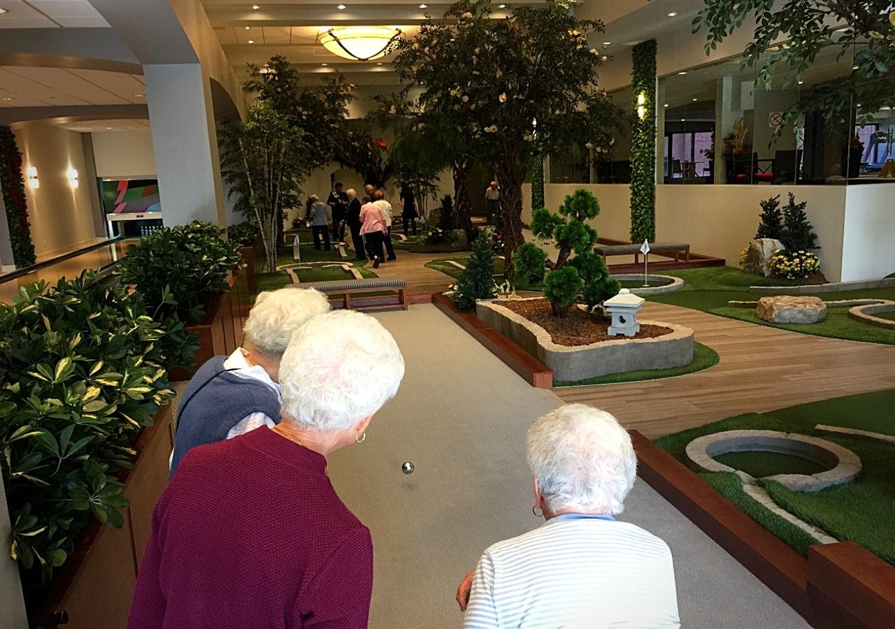 Manoir Plaza Minigolf intérieur