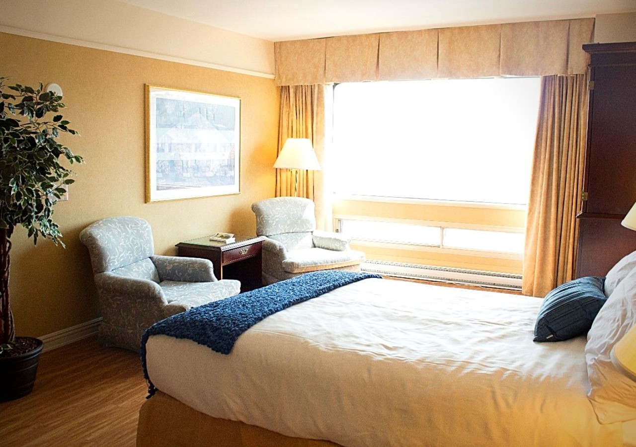 Manoir Plaza Magnifique appartement avec grande fenêtre