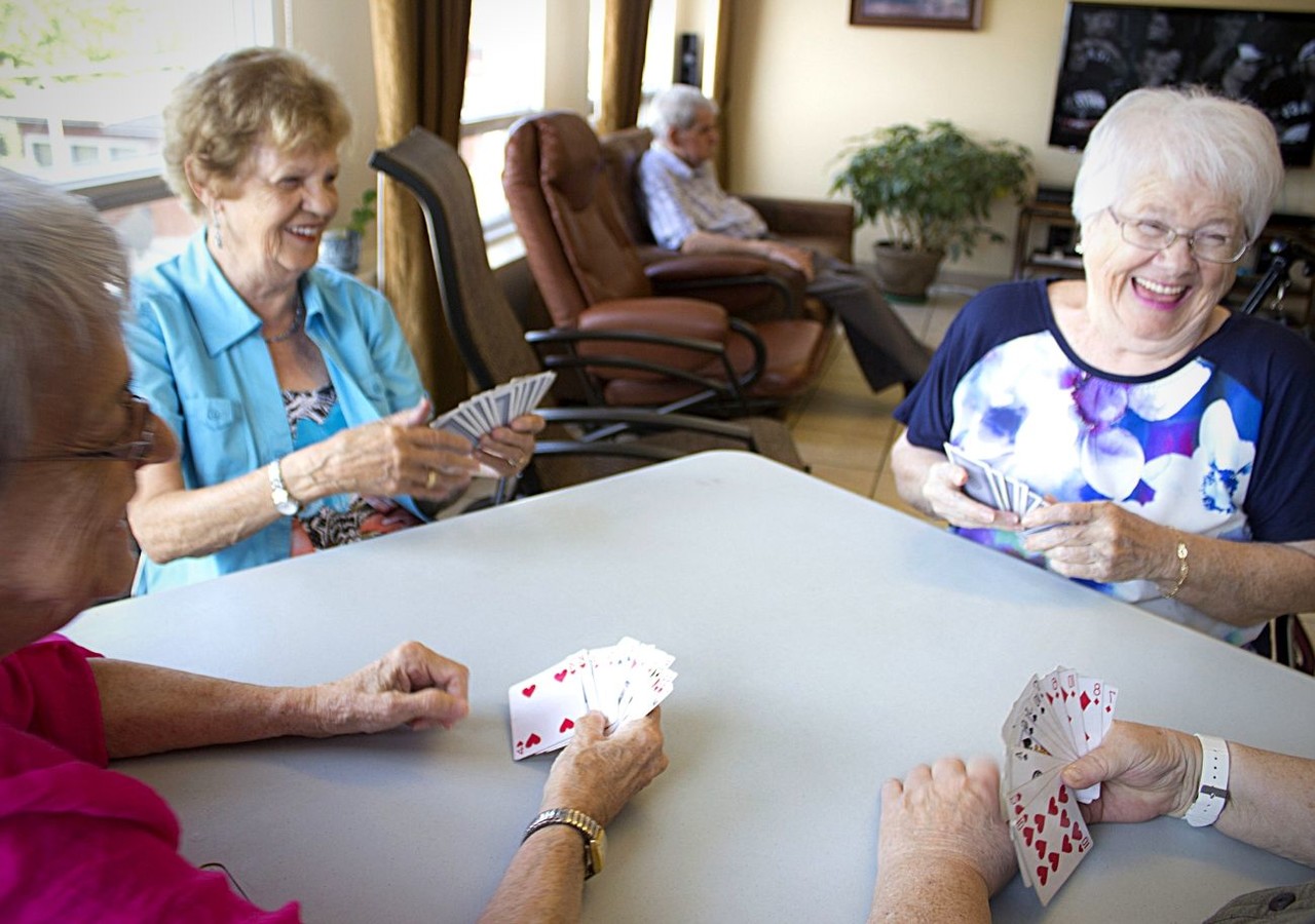 Manoir Sorel Résidents jouant aux cartes