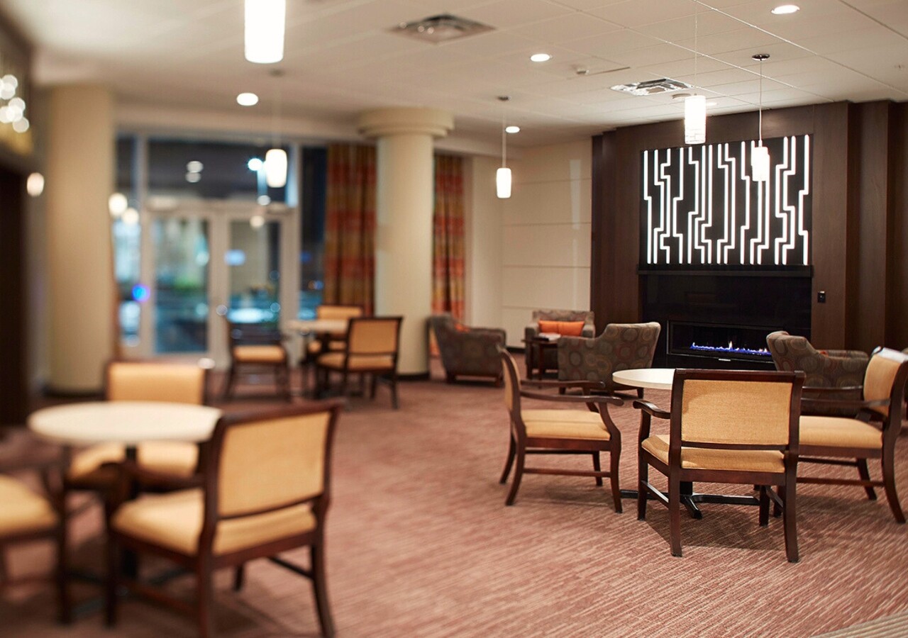 Quartier Sud lounge avec foyer