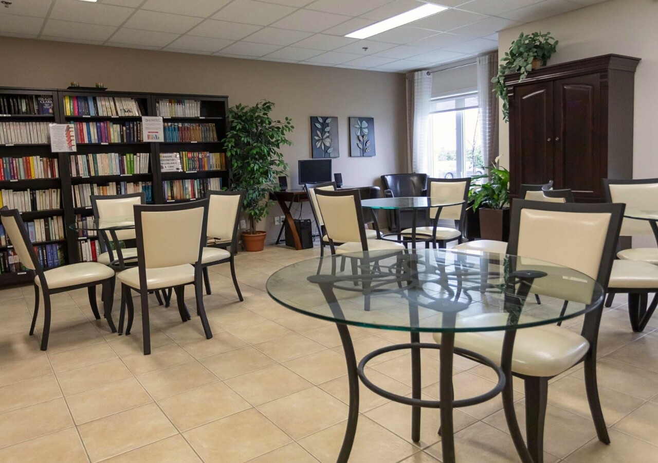 Résidence des Bâtisseurs Manoir des Ormeaux bibliothèque