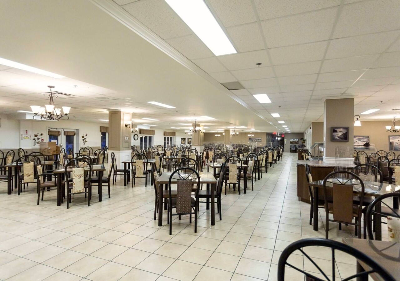 Résidence des Bâtisseurs Manoir des Ormeaux dining room