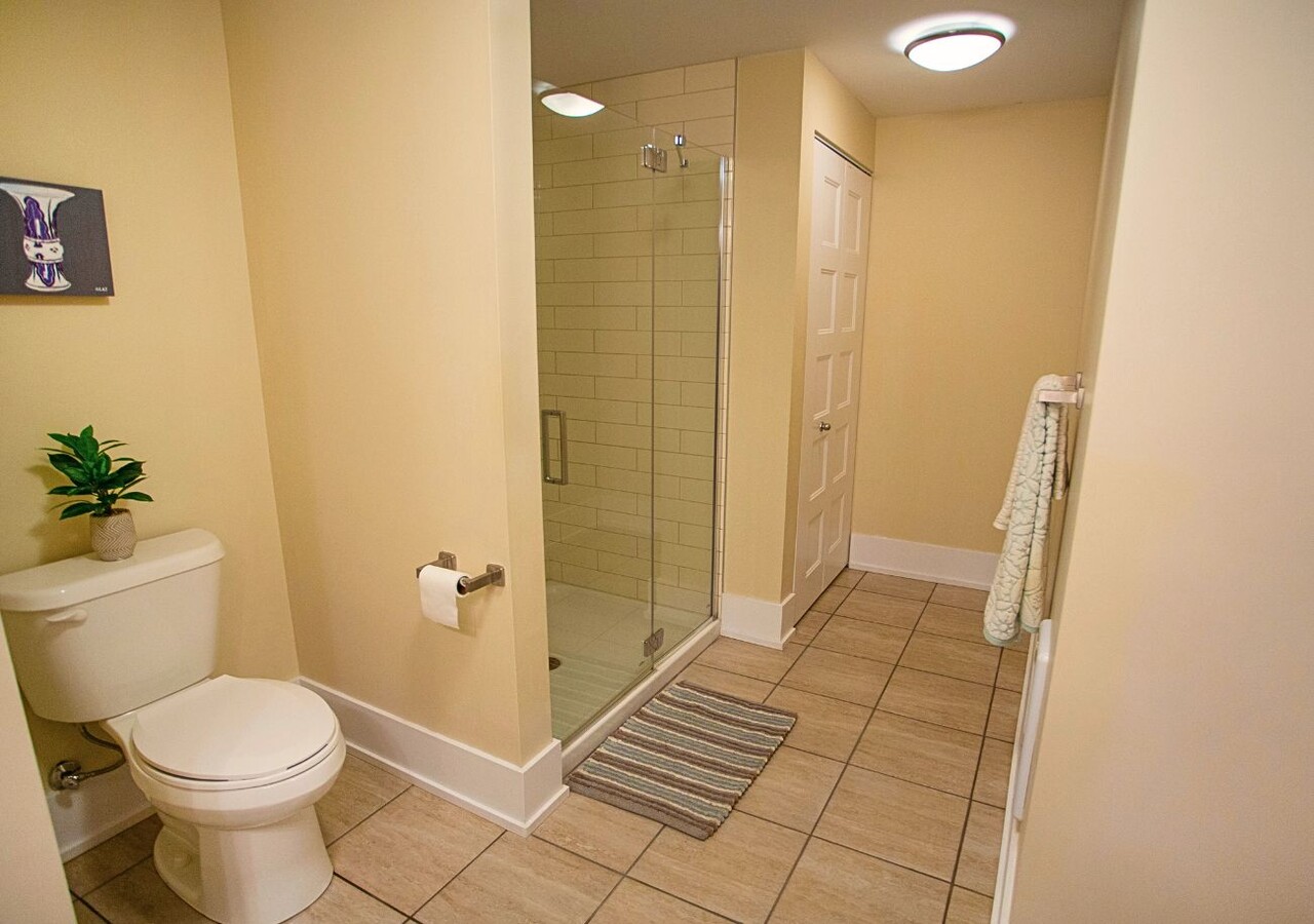 Manoir Pierrefonds bathroom