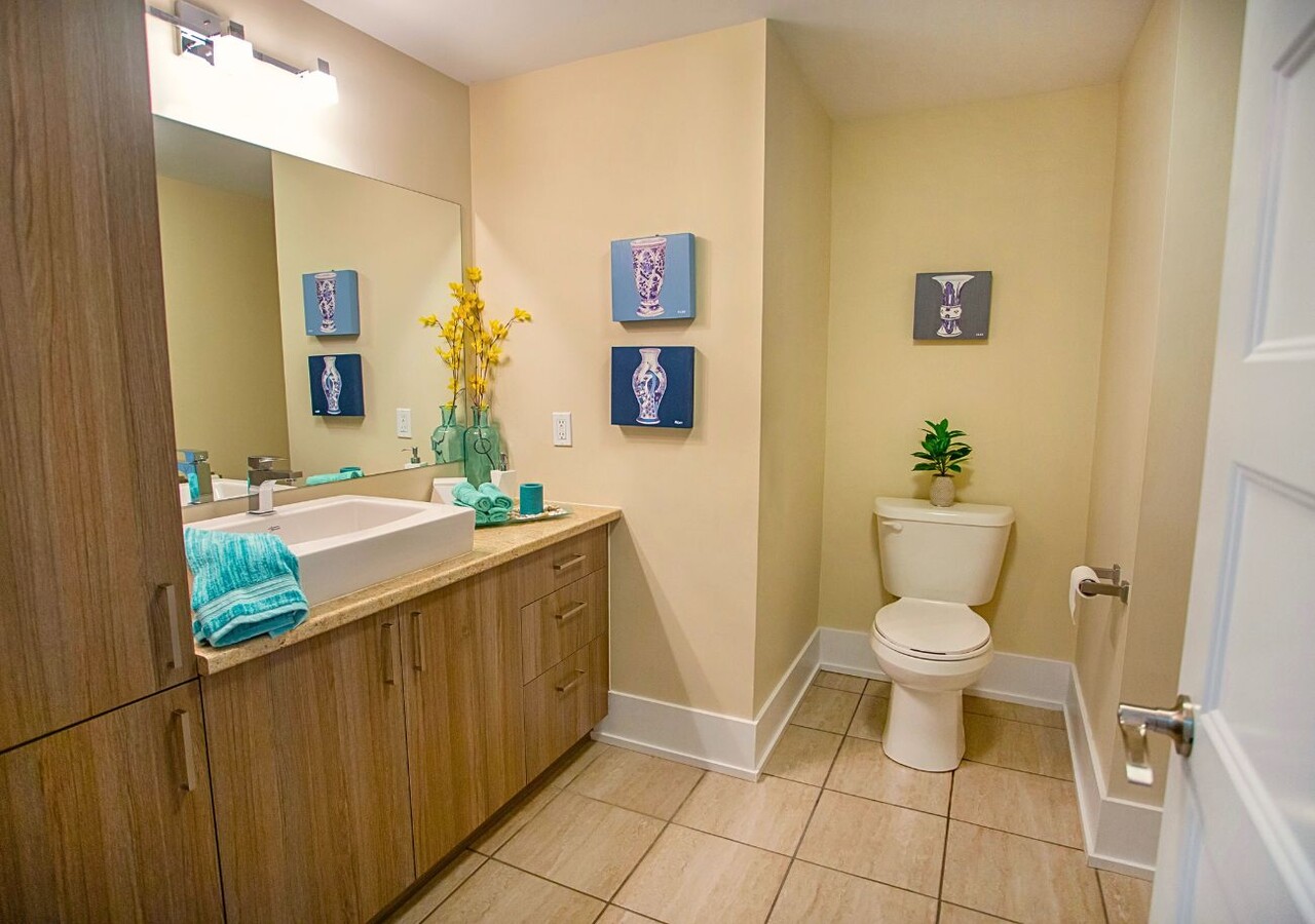 Manoir Pierrefonds bathroom