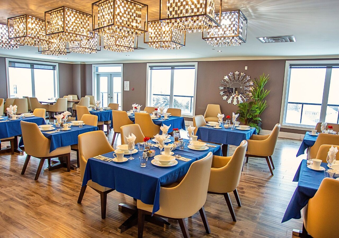 Village Riviera dining room