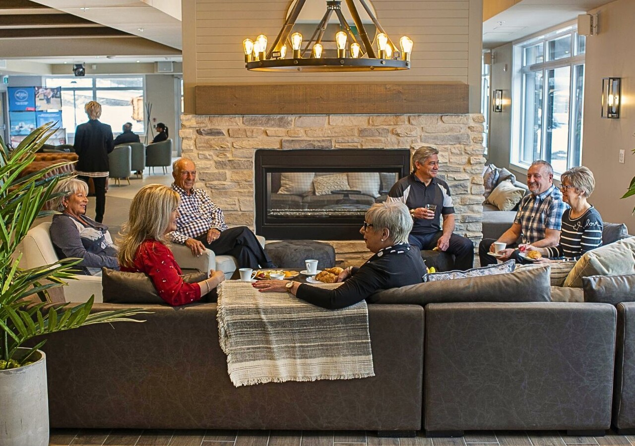 Village Riviera common living room