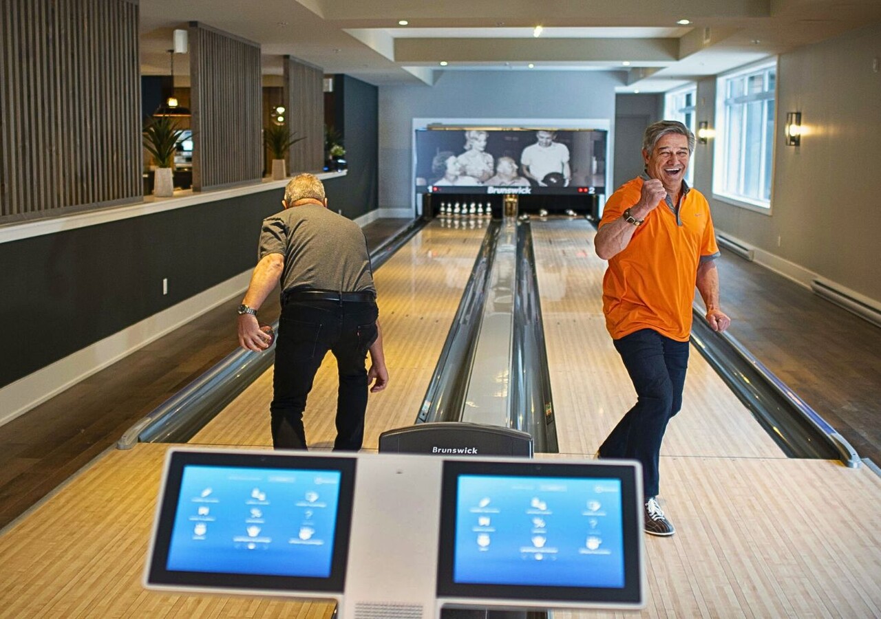 Village Riviera bowling alleys