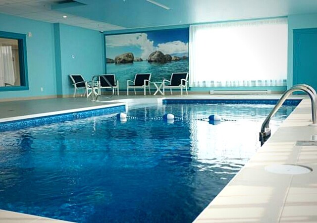 Piscine intérieure