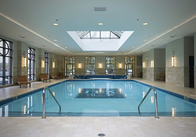 Lux Gouverneur Saguenay piscine